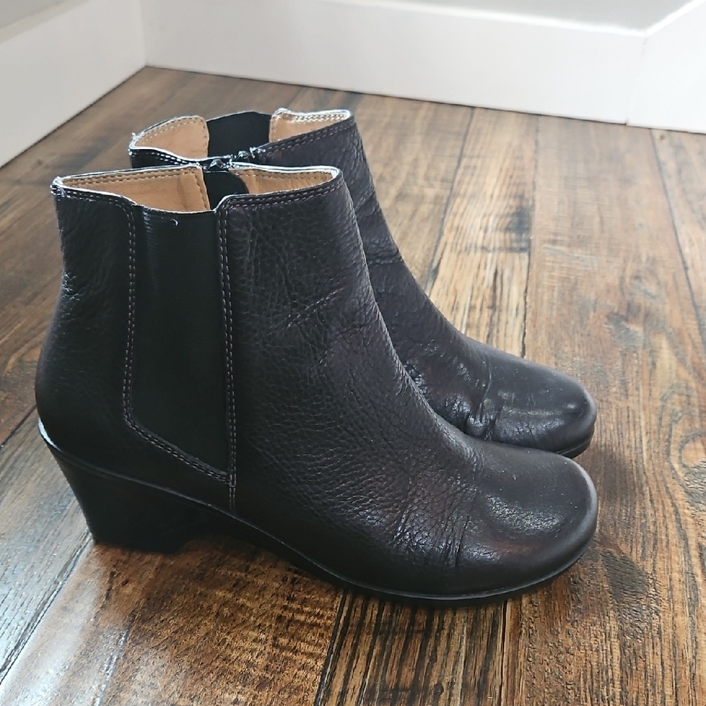 Softspots Black Ankle Booties